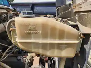 Used 1997 International 4700 Radiator Overflow Bottle (Stock #P-510102)) Part Image