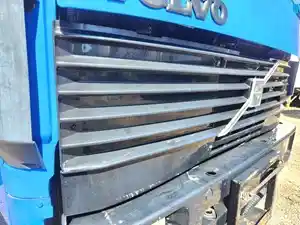 Used 1997 Volvo FE Grille (Stock #P-506243)) Part Image