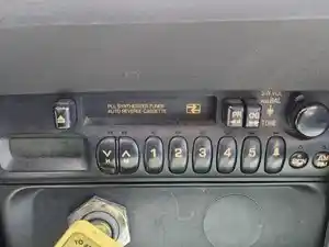 Used 1998 GMC T7500 Radio (Stock #P-506794)) Part Image