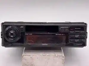 Used 1998 Western Star 4900E Radio (Stock #P-501828)) Part Image
