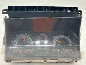 Used 1999 Chevrolet C7500 Instrument Cluster (Stock #P-500781)) Part Image