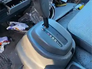 Used 1999 GM/Chev (HD) GM Hydramatic Automatic Shifter Assy (Stock #P-63944)) Part Image