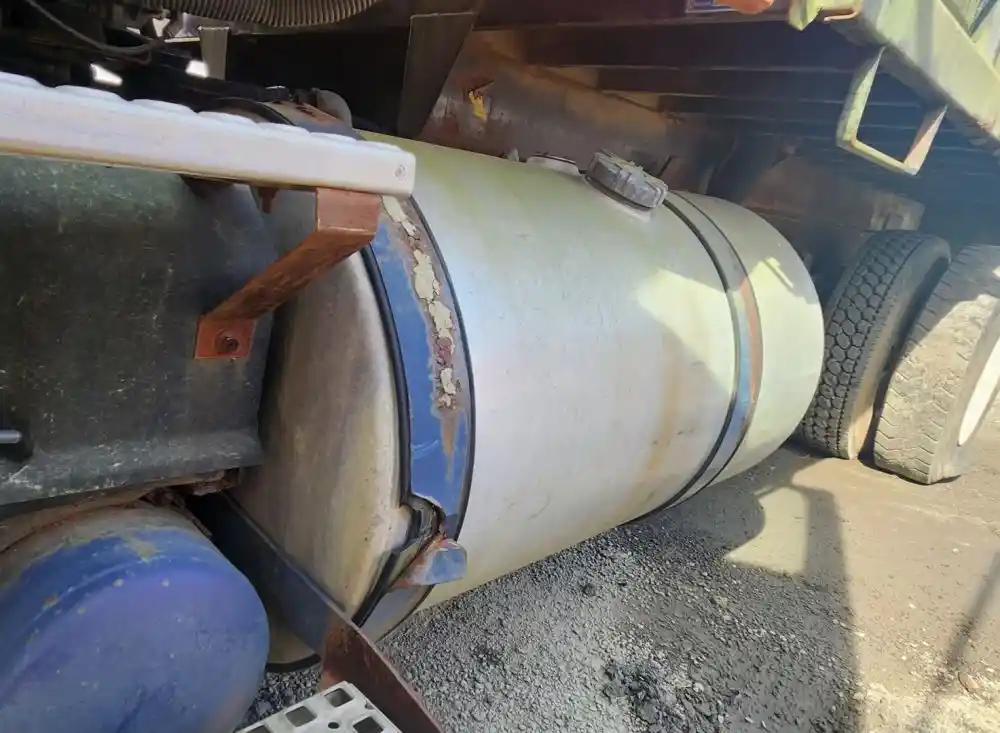 Used 1999 Volvo VN Fuel Tank for sale North East Maryland United