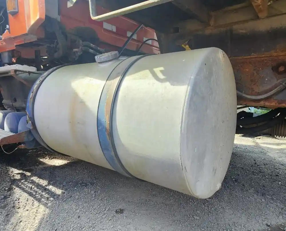Used 1999 Volvo VN Fuel Tank for sale North East Maryland United