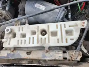 Used 2000 Ford F-750 Radiator Overflow Bottle (Stock #P-492675)) Part Image