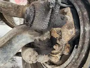 Used 2000 Freightliner FL112 Spindle/Knuckle (Stock #P-94175)) Part Image