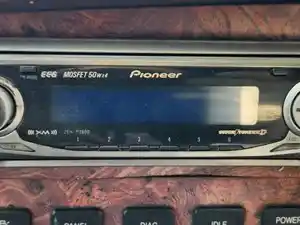 Used 2000 International 9400 Radio (Stock #P-499839)) Part Image