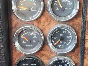 Used 2000 Kenworth W900 Instrument Cluster (Stock #P-500365)) Part Image