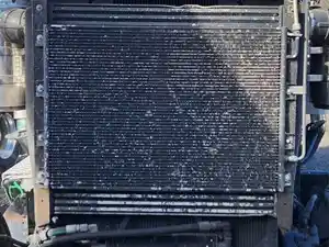 Used 2000 Kenworth W900 Radiator (Stock #P-500330)) Part Image