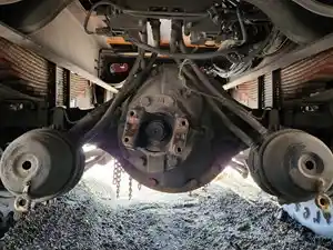 Used 2001 Dana 26105S Axle, Complete Rear (Stock #P-502368)) Part Image
