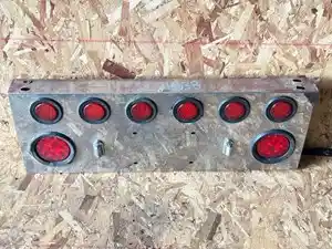 Used 2001 Freightliner FLD132 XL CLASSIC Tail Light Assy (Stock #P-103084)) Part Image