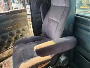 Used 2001 Kenworth W900 Seat (Stock #P-103606)) Part Image