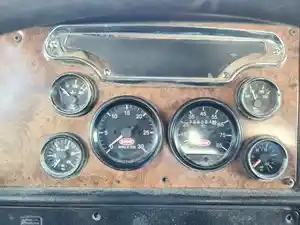 Used 2001 Peterbilt 378 Instrument Cluster (Stock #P-72281)) Part Image