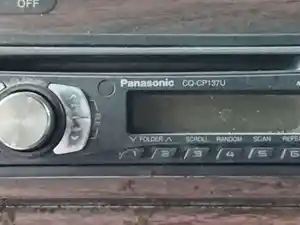 Used 2002 Freightliner FLD120SD Radio (Stock #P-94635)) Part Image