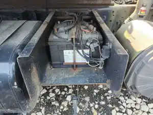 Used 2002 Isuzu FSR Battery Box (Stock #P-509335)) Part Image