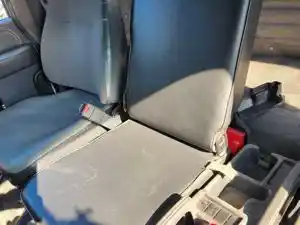 Used 2002 Isuzu FSR Seat (Stock #P-509361)) Part Image