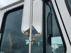 Used 2002 Spartan Gladiator Side View Mirror (Stock #P-508186)) Part Image