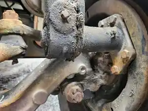 Used 2003 Ford F-650 Spindle/Knuckle (Stock #P-111898)) Part Image