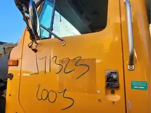 Used 2003 International 2574 Door (Stock #P-109699)) Part Image