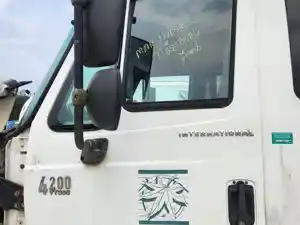Used 2003 International 4200 Door (Stock #P-510051)) Part Image