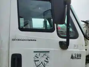 Used 2003 International 4200 Door (Stock #P-510052)) Part Image
