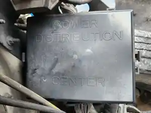 Used 2003 International 4300 Fuse Box (Stock #P-498443)) Part Image