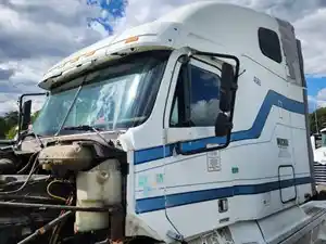 Used 2004 Freightliner Columbia 120 Cab (Stock #P-110185)) Part Image