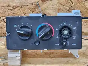 Used 2004 Mack CV712 Granite Heater/AC Control Assy (Stock #P-63045)) Part Image