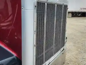 Used 2004 Peterbilt 385 Grille (Stock #P-503081)) Part Image
