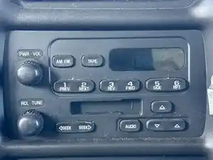 Used 2005 Chevrolet C4500 Radio (Stock #P-493490)) Part Image