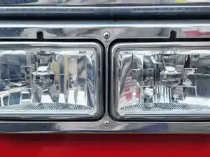 Used 2005 E-One Fire Truck Headlamp Assy (Stock #P-112629)) Part Image