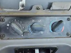 Used 2005 Freightliner M2 112 Medium Duty Heater/AC Control Assy (Stock #P-110349)) Part Image