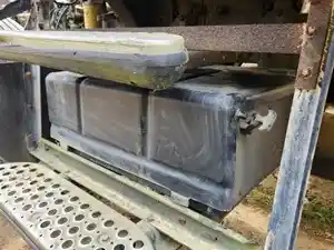 Used 2005 Kenworth T2000 Battery Box Cover (Stock #P-112025)) Part Image