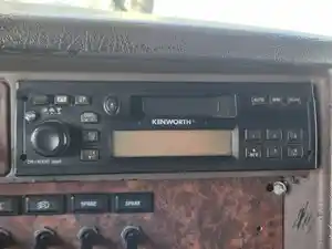 Used 2005 Kenworth W900 Radio (Stock #P-92080)) Part Image