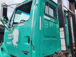 Used 2005 Sterling L9500 Cab (Stock #P-107324)) Part Image