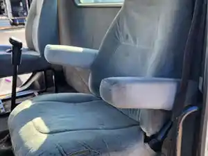 Used 2006 Freightliner Columbia 120 Seat (Stock #P-503151)) Part Image