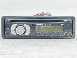 Used 2006 Freightliner FLD120SD Radio (Stock #P-69831)) Part Image