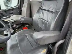 Used 2006 Freightliner M2 106 Seat (Stock #P-500790)) Part Image
