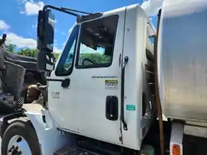 Used 2006 International 4400 Cab (Stock #P-83593)) Part Image