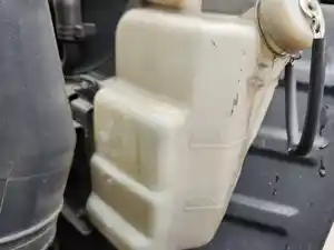 Used 2006 Isuzu NQR Radiator Overflow Bottle (Stock #P-97777)) Part Image