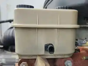 Used 2007 Hino 268 Brake Master Cylinder (Stock #P-75788)) Part Image