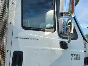Used 2007 International 7500 Door (Stock #P-505136)) Part Image