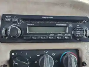 Used 2007 Peterbilt 330 Radio (Stock #P-506847)) Part Image