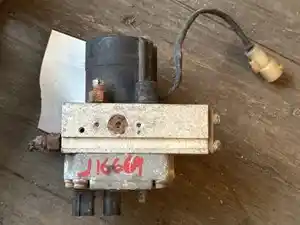 Used 2010 NA ABS Modulator Valve (Stock #P-499486)) Part Image
