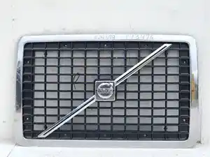 Used 2010 Volvo VNL Grille (Stock #P-24599)) Part Image