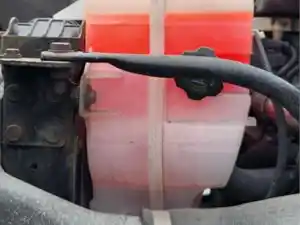 Used 2011 Freightliner Cascadia 113 Coolant Reservoir (Stock #P-69045)) Part Image