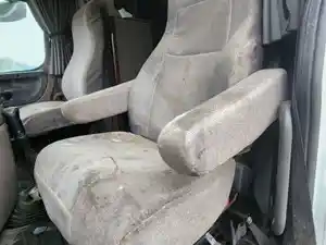 Used 2011 Freightliner Cascadia 125 Seat (Stock #P-114584)) Part Image