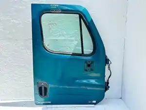 Used 2012 Freightliner Cascadia 125 Door (Stock #P-17898)) Part Image