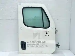 Used 2013 Freightliner Cascadia 125 Door (Stock #P-14861)) Part Image