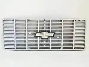 Used 2013 Isuzu NRR Grille (Stock #P-82632)) Part Image